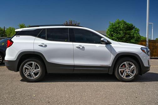 Summit White 2018 GMC Terrain SLE