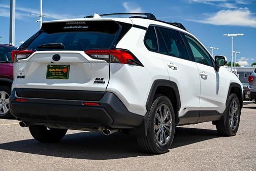 2022 Toyota RAV4 Hybrid XLE Premium