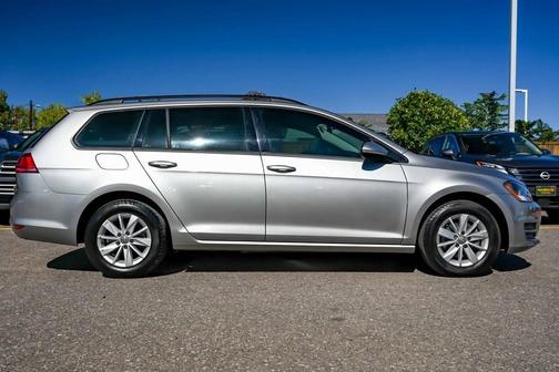 2015 Volkswagen Golf SportWagen S