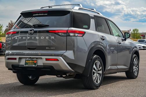 Gun Metallic 2024 Nissan Pathfinder SL