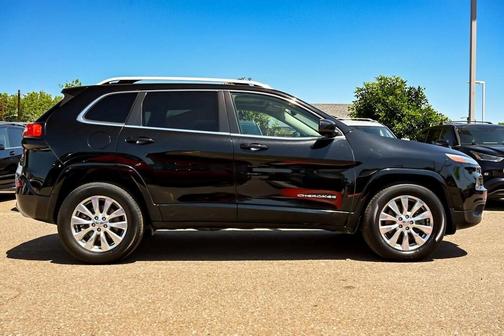 2017 Jeep Cherokee Overland