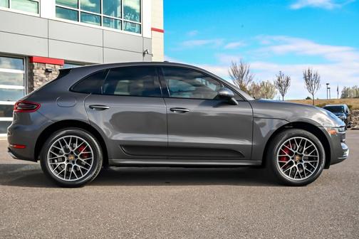 2015 Porsche Macan Turbo