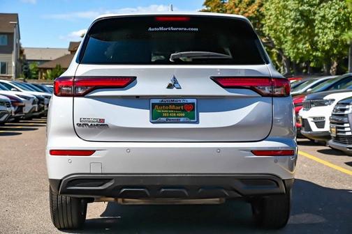 2024 Mitsubishi Outlander ES