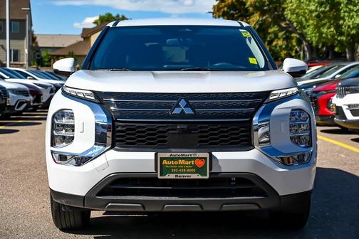 2024 Mitsubishi Outlander ES
