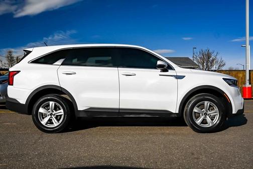 2023 Kia Sorento LX
