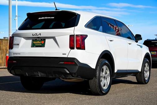 2023 Kia Sorento LX