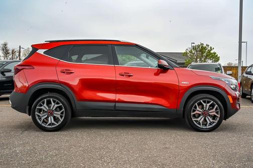 Mars Orange 2021 Kia Seltos S