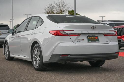 Ice 2025 Toyota Camry LE