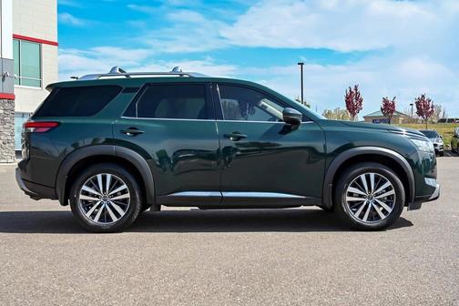 2022 Nissan Pathfinder Platinum