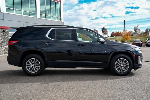 2022 Chevrolet Traverse LT Leather