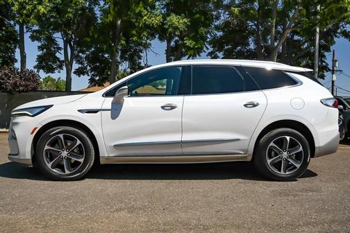 2022 Buick Enclave Essence