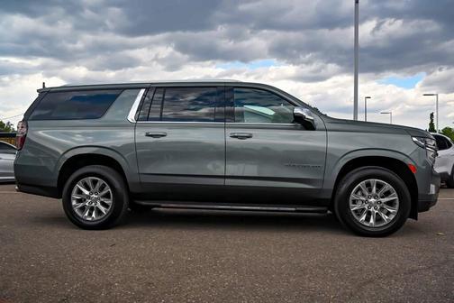 2023 Chevrolet Suburban Premier