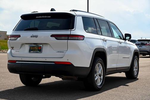 2023 Jeep Grand Cherokee L Laredo