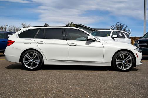 2018 BMW 330 i xDrive