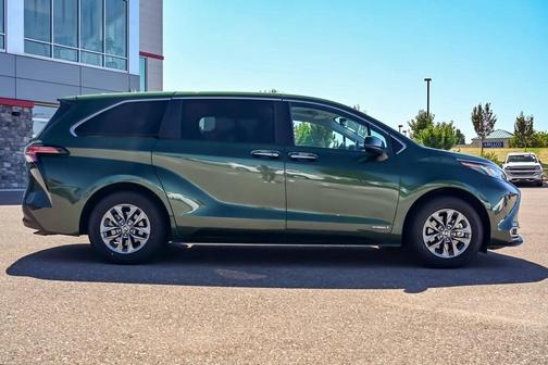 2021 Toyota Sienna XLE