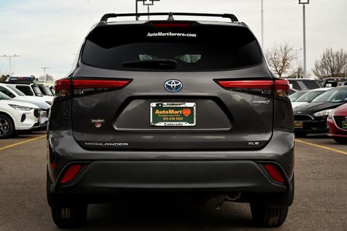 Magnetic Gray Metallic 2022 Toyota Highlander Hybrid XLE