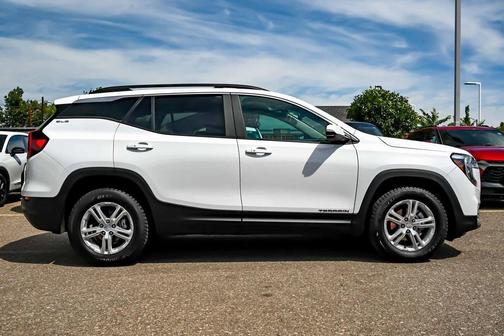 2023 GMC Terrain SLE