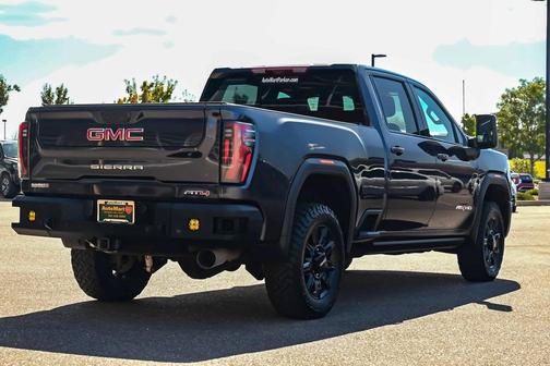 2024 GMC Sierra 2500 AT4