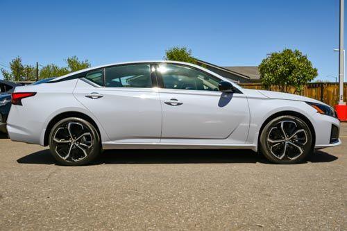 Gray Sky Pearl 2024 Nissan Altima 2.5 SR
