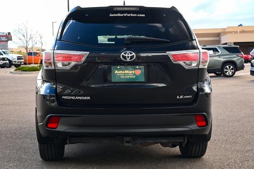 Attitude Black Metallic 2015 Toyota Highlander LE Plus