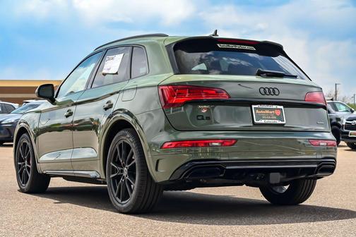 District Green Metallic 2024 Audi Q5 e 55 S line quattro Premium