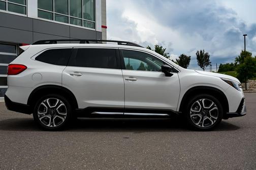 Crystal White Pearl 2024 Subaru Ascent Limited