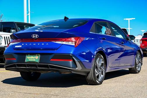 2025 Hyundai ELANTRA SEL Convenience