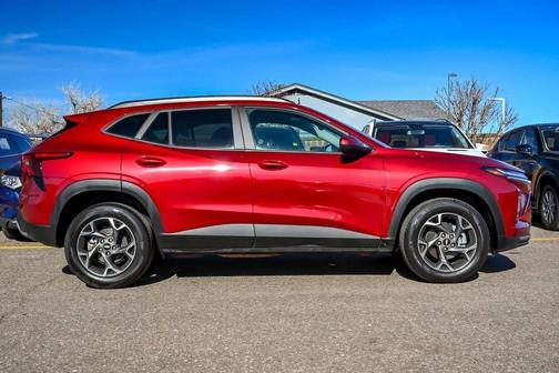 2025 Chevrolet Trax LT