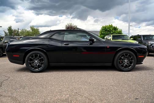 Pitch Black Clearcoat 2018 Dodge Challenger GT