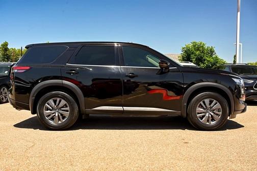 2022 Nissan Pathfinder S