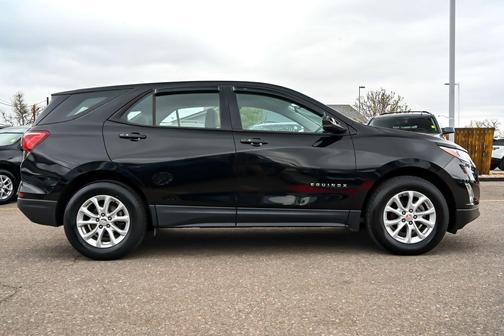 Mosaic Black Metallic 2018 Chevrolet Equinox LS