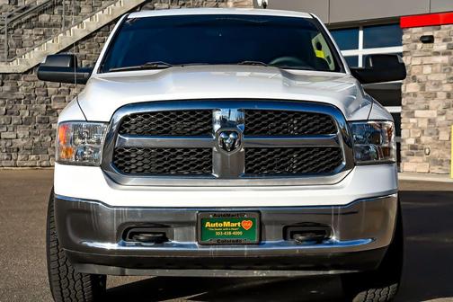 Bright White Clearcoat 2022 RAM 1500 Classic Tradesman