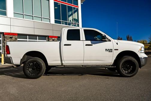 Bright White Clearcoat 2022 RAM 1500 Classic Tradesman