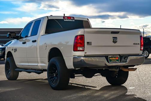 Bright White Clearcoat 2022 RAM 1500 Classic Tradesman