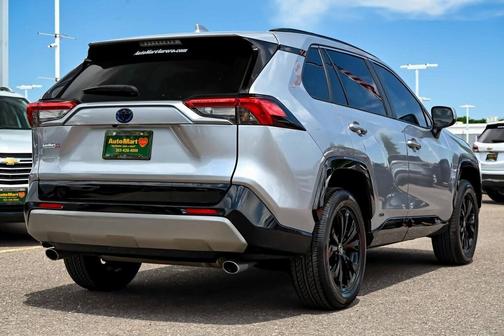 2022 Toyota RAV4 Hybrid SE