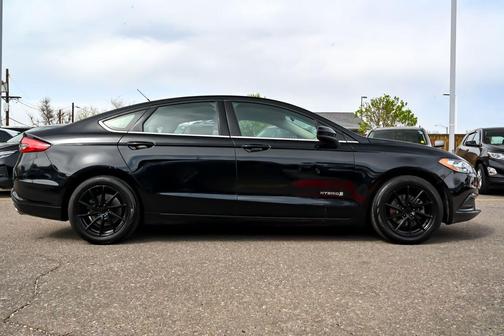 2017 Ford Fusion Hybrid SE