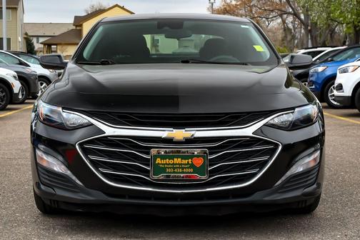 Mosaic Black Metallic 2022 Chevrolet Malibu LT