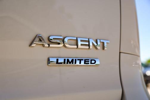 Crystal White Pearl 2023 Subaru Ascent Limited 7-Passenger