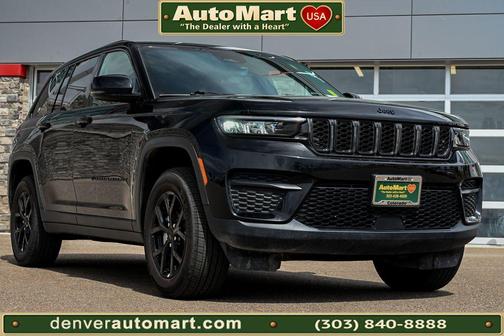 Diamond Black 2025 Jeep Grand Cherokee Laredo