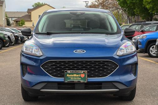 Blue Metallic 2022 Ford Escape SE