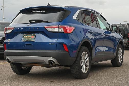 Blue Metallic 2022 Ford Escape SE
