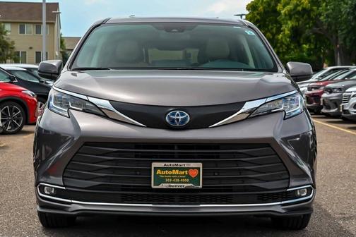 2023 Toyota Sienna XLE