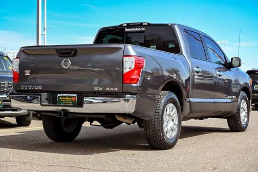 2018 Nissan Titan SV