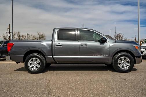 2018 Nissan Titan SV