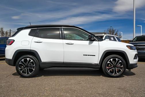 Bright White Clearcoat 2024 Jeep Compass Limited