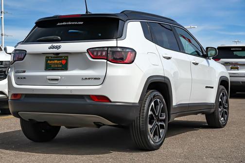 Bright White Clearcoat 2024 Jeep Compass Limited