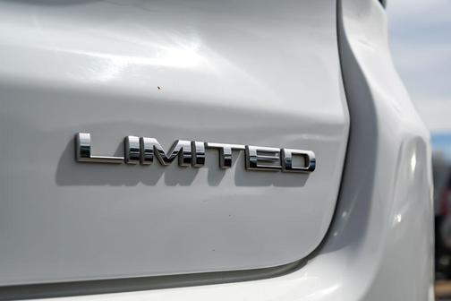 Bright White Clearcoat 2024 Jeep Compass Limited