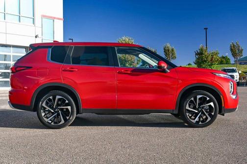 2024 Mitsubishi Outlander SE