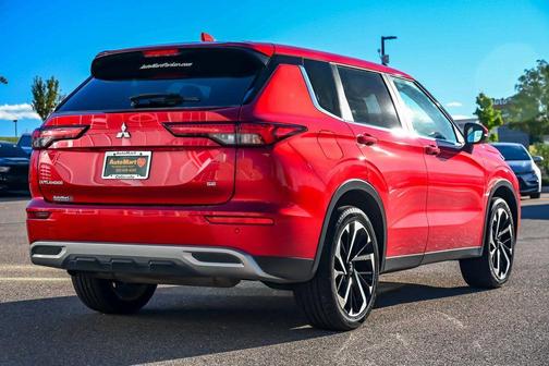 2024 Mitsubishi Outlander SE