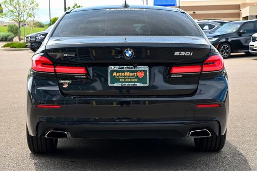 Black Sapphire Metallic 2021 BMW 530 i xDrive